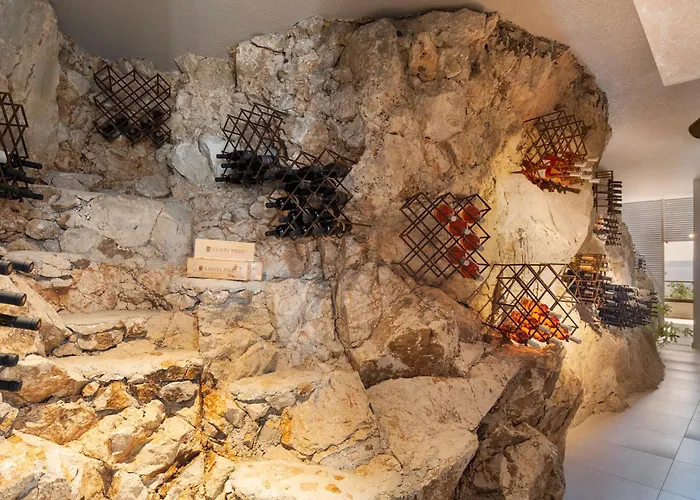 Kuk Oaza * Makarska